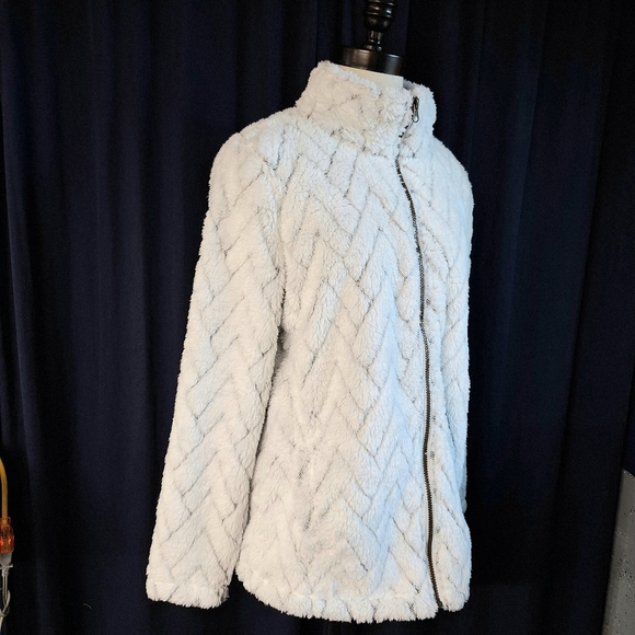 St.John's Bay Active Ivory Chevron Plush Jacket, Size Medium, RN#93677, NWT - Picture 6 of 13